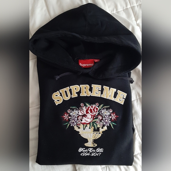 Supreme Centerpiece Hooded Sweatshirt *FW17* - Picture 3 of 16